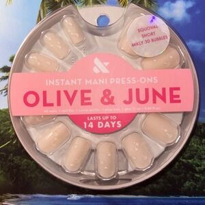 Olive & June Instant Mani Press-On Nails Milky 3D Bubbles Squoval Short 42ct